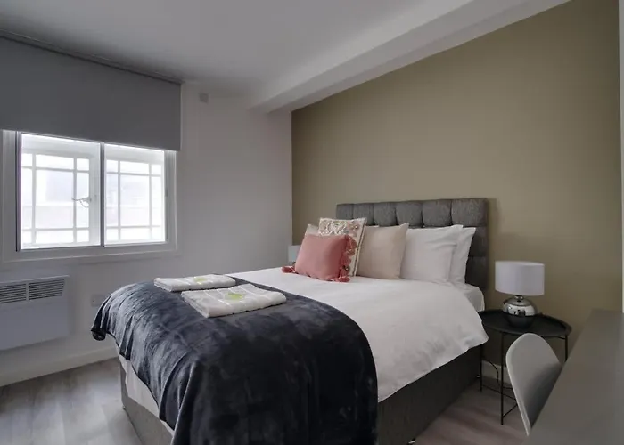 2Br City Centre Apt, Self Check In, Wifi, By Derbnb